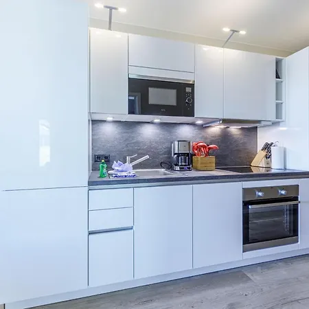Grosser Strandkorb - Stilvolles Ferienapartment In Der Alten Seefahrtsschule *
