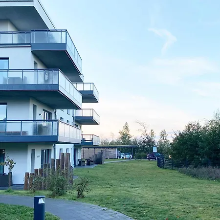 Grosser Strandkorb - Stilvolles Ferienapartment In Der Alten Seefahrtsschule Wustrow (Fischland)